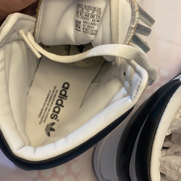 New Mens Adidas Sneakers - Picture 5 of 5